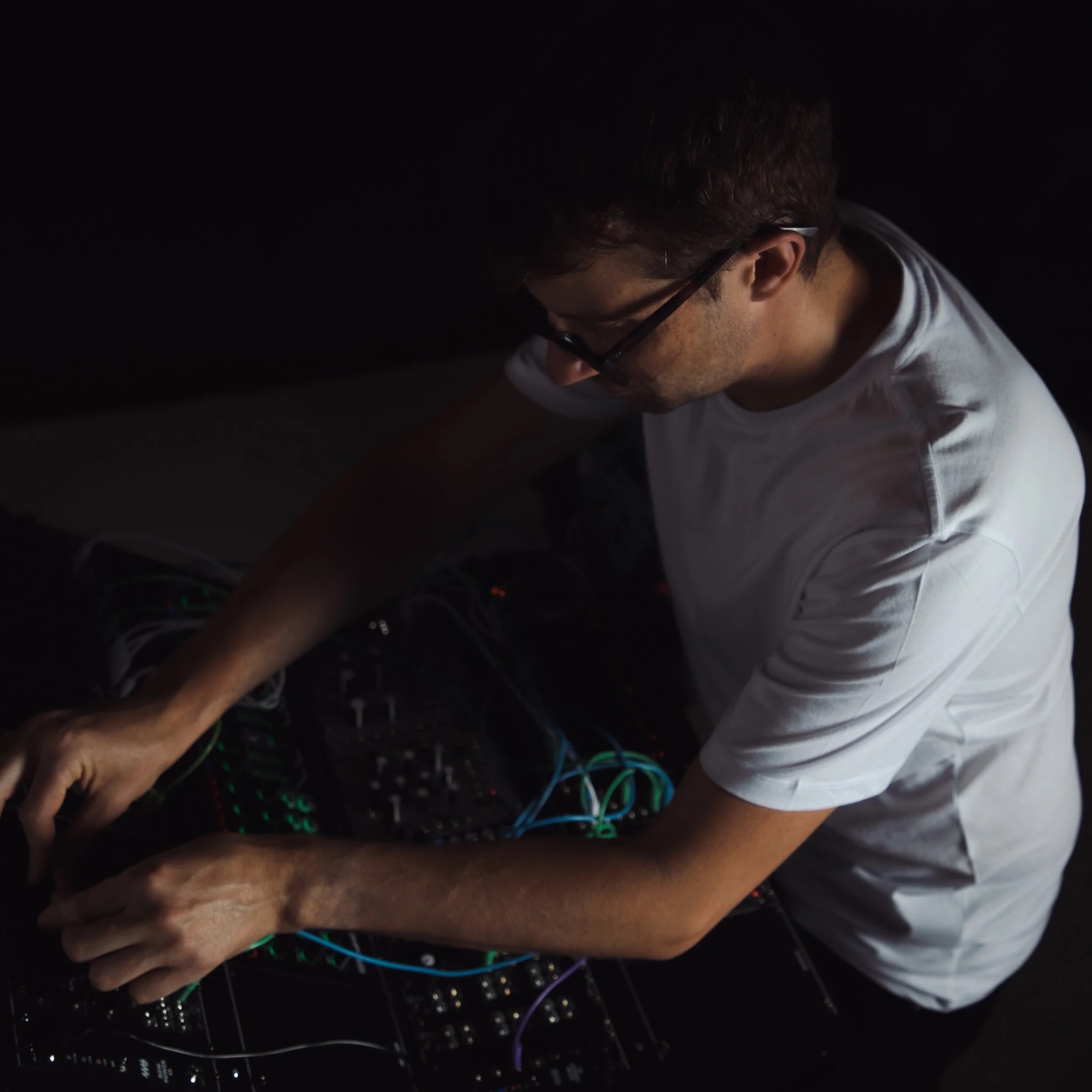 TDC Tunes patching a modular synth